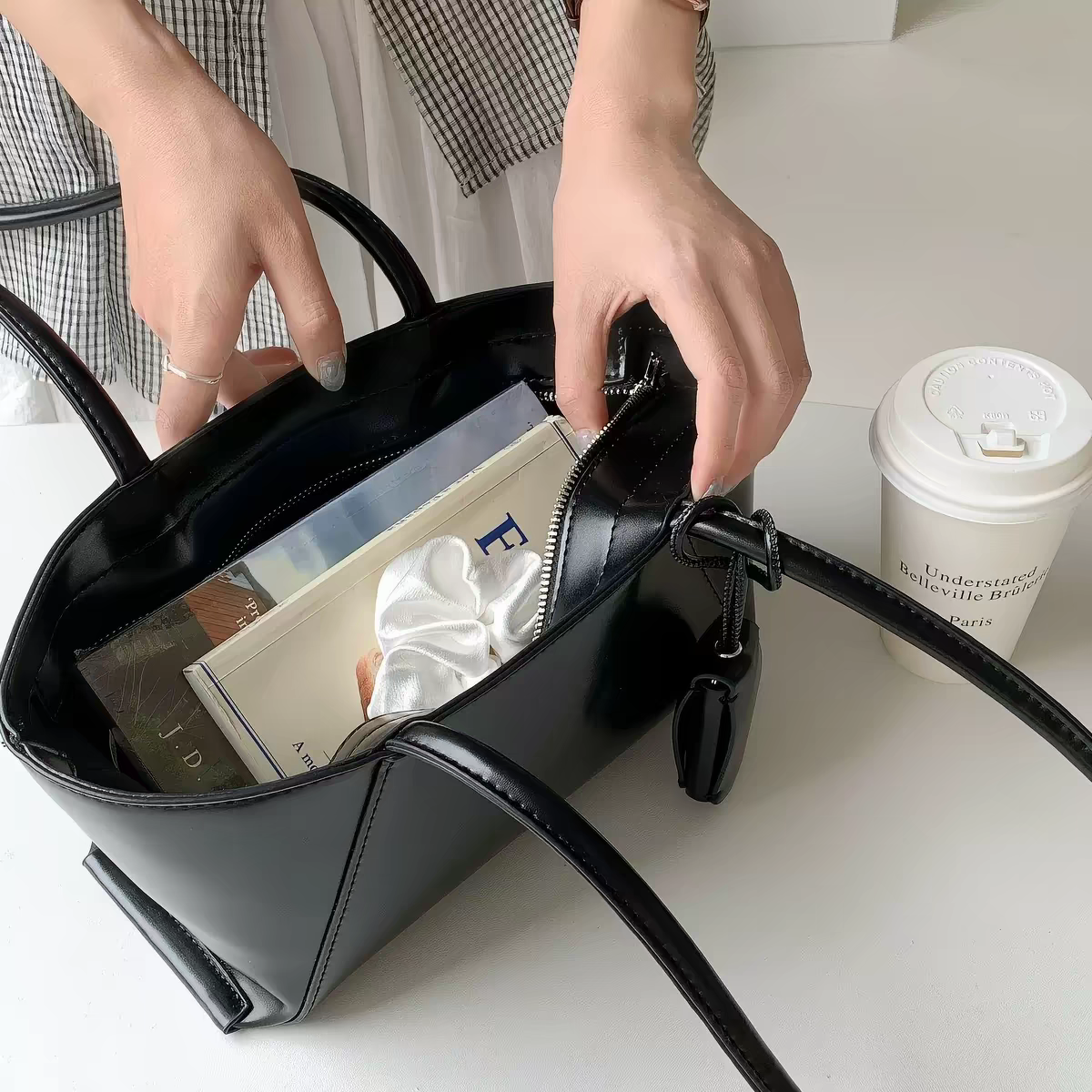Luna Shoulder Bag - Black