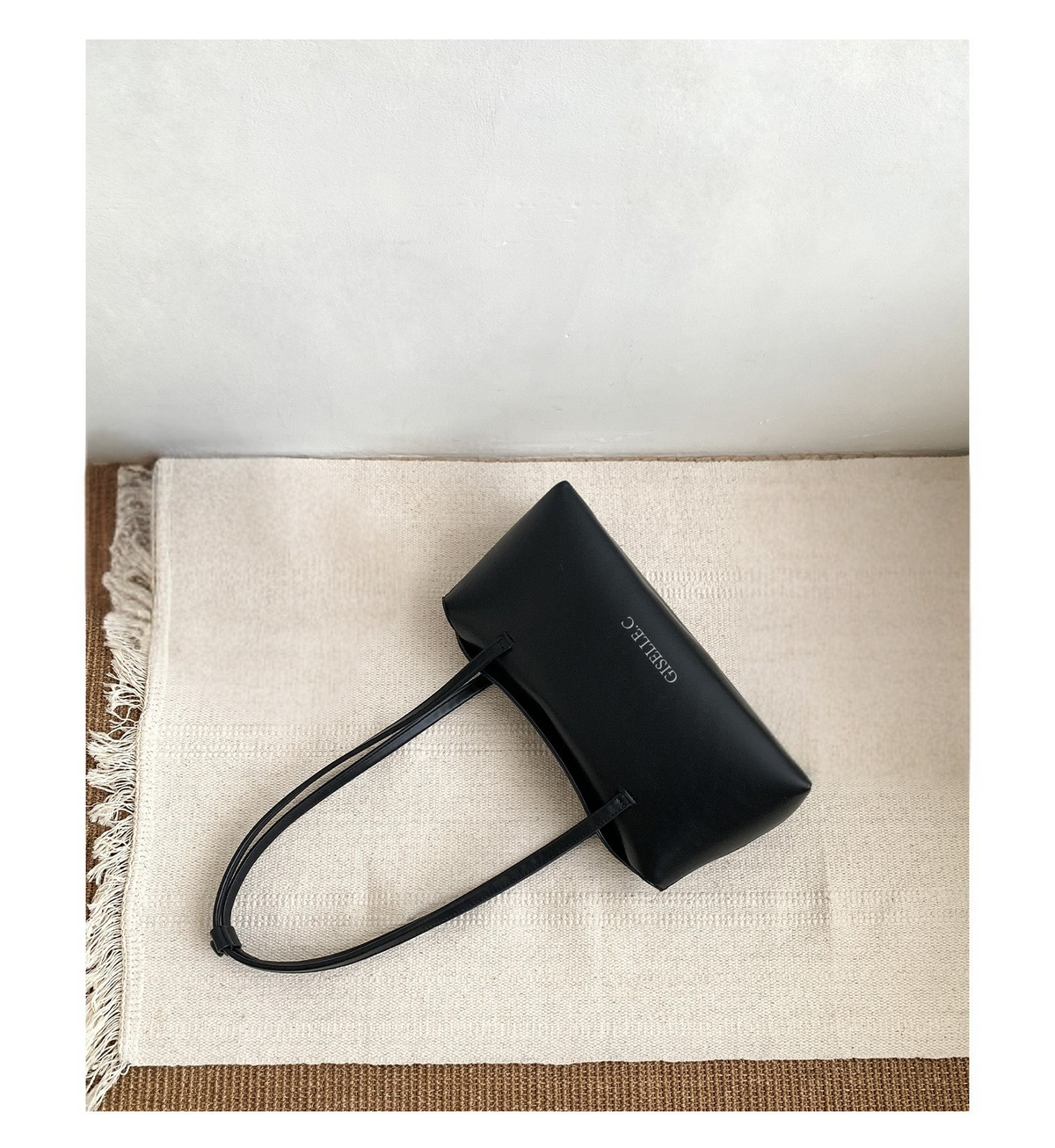 Lyra Shoulder Bag - Black