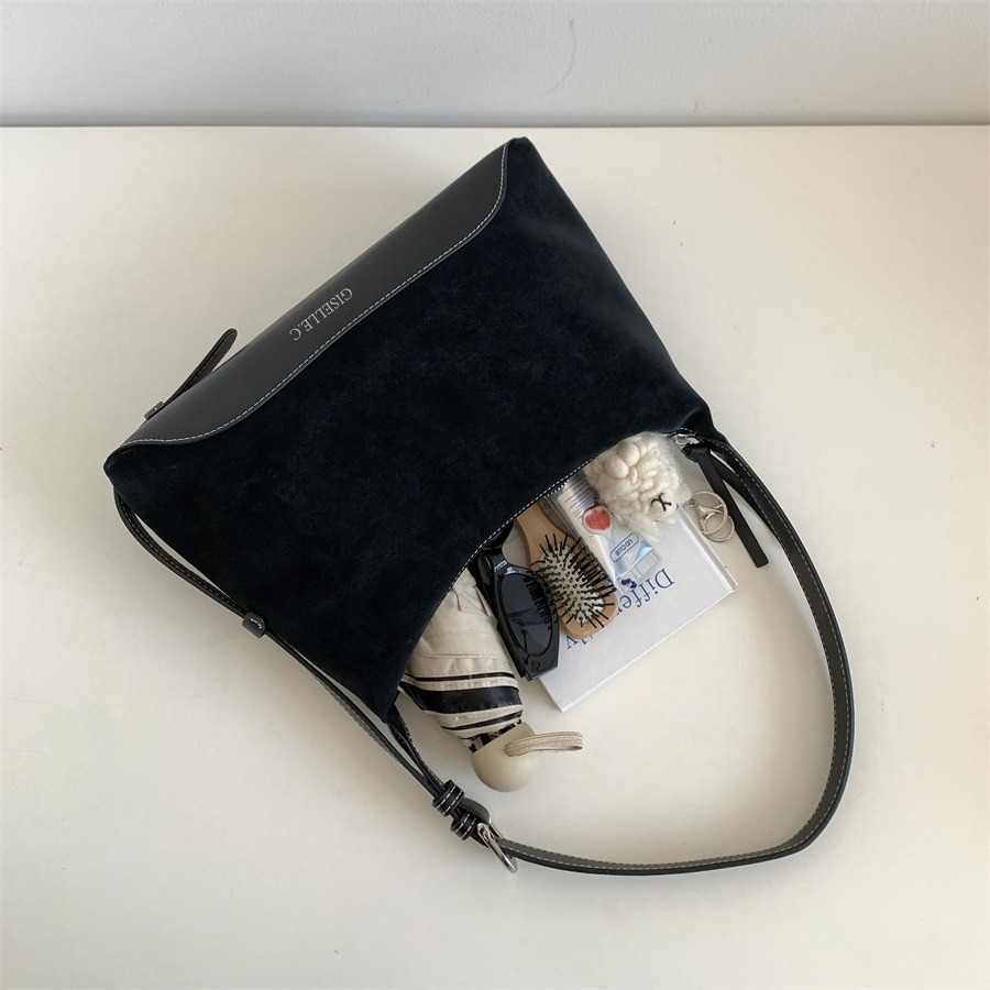 Alivia Hobo Bag - Black